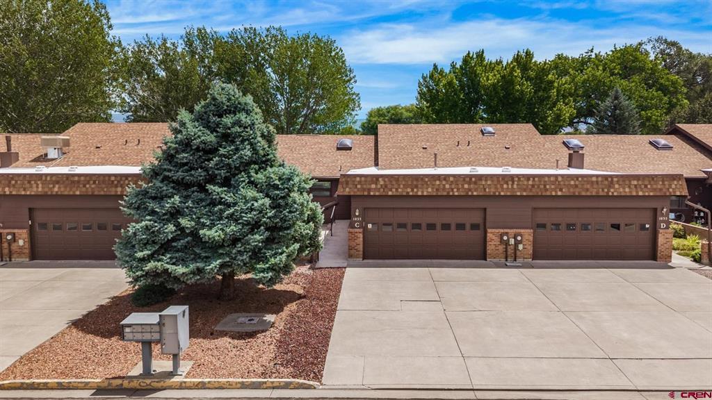 1035 Margo Court Property Photo 1