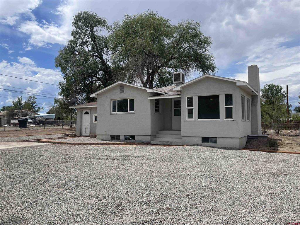 411 Mesa Street Property Photo 2