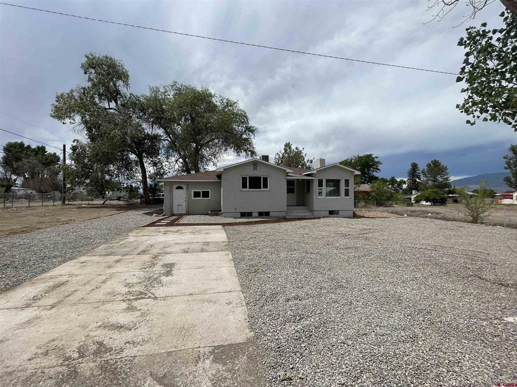 411 Mesa Street Property Photo 3