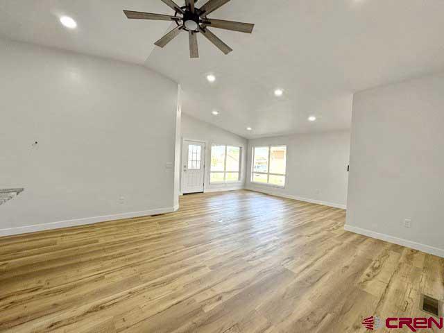 976 Bluffs Blvd Property Photo 6