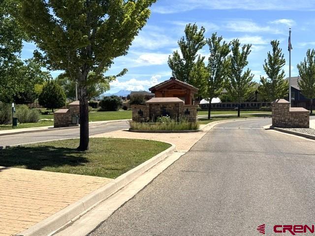 976 Bluffs Blvd Property Photo 25