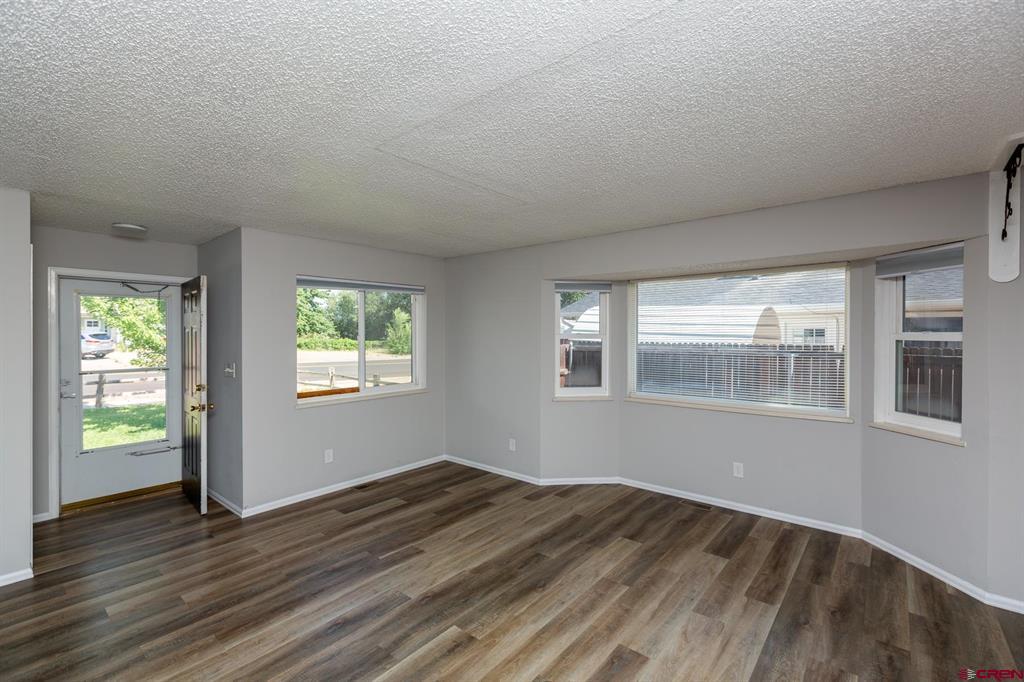 675 30 Road Property Photo 5
