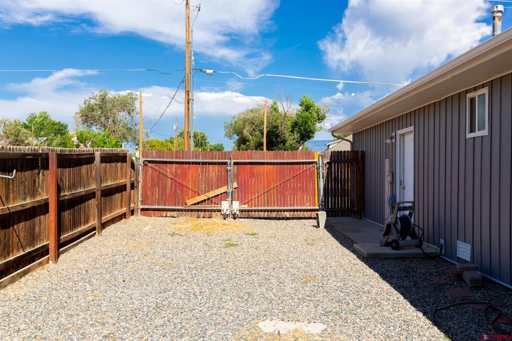 675 30 Road Property Photo 25