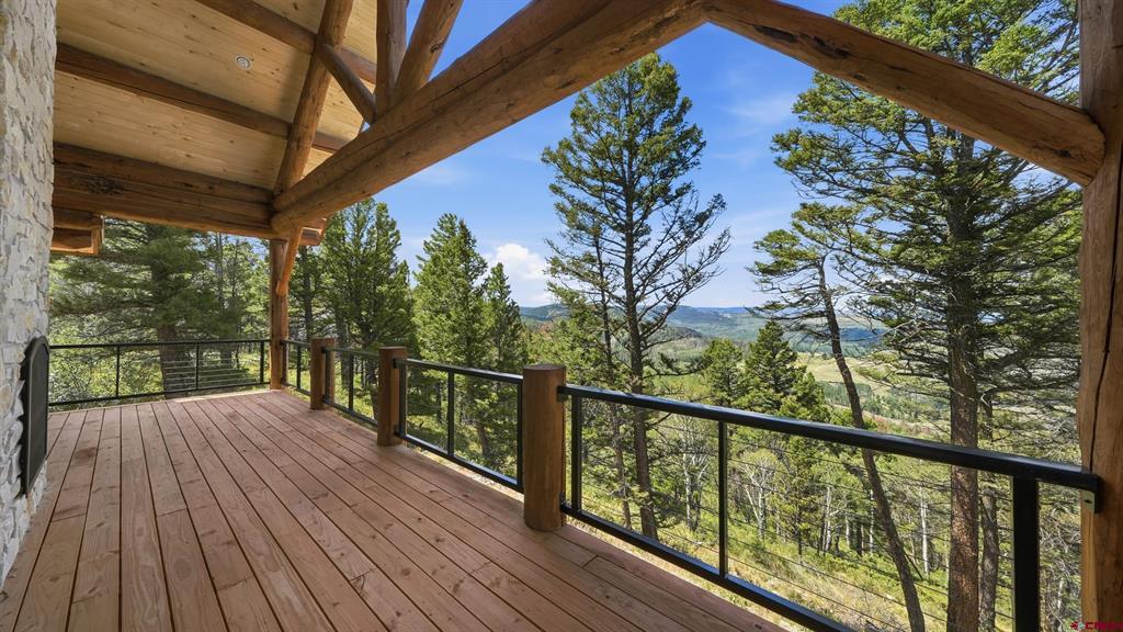 573 Crest Drive Property Photo 1