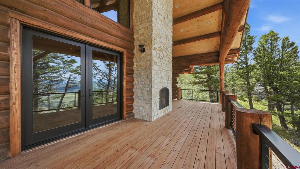 573 Crest Drive Property Photo 8