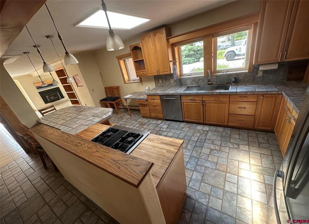 1207 Lincoln Street Property Photo 6
