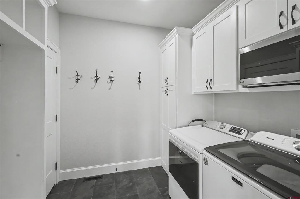 455 Clint Property Photo 9