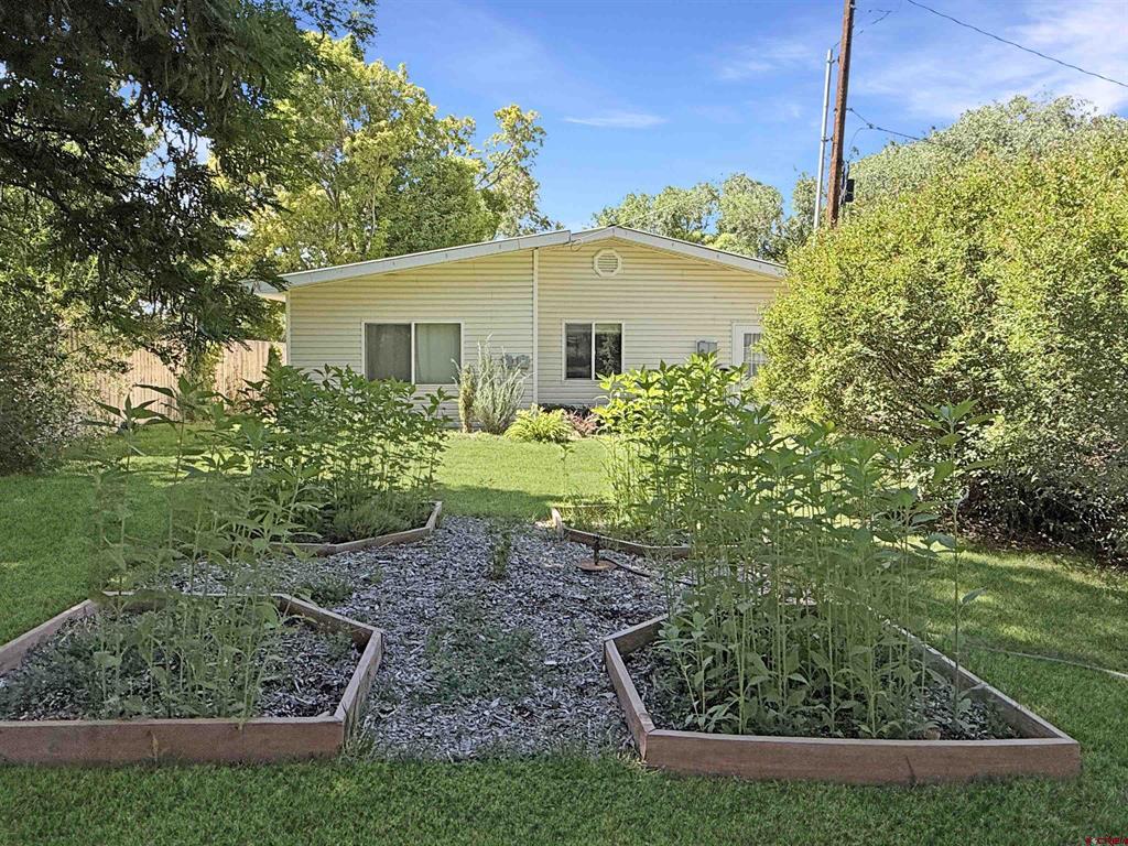 576 W 6th Avenue Property Photo 3