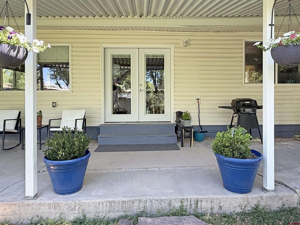576 W 6th Avenue Property Photo 25
