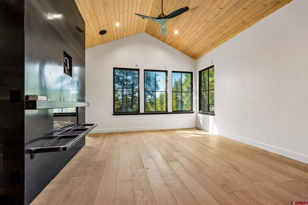 103 Glacier Cliff Drive Property Photo 10