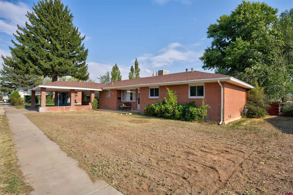 615 Baker Avenue Property Photo 2