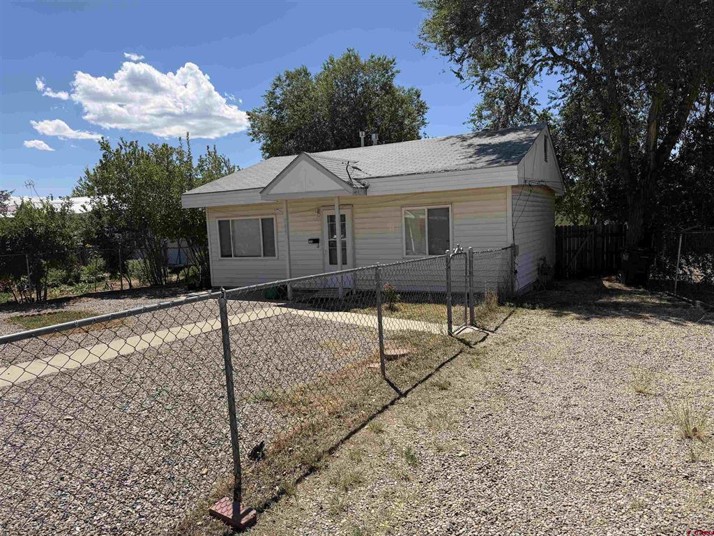 705 Jordan Place Property Photo 1