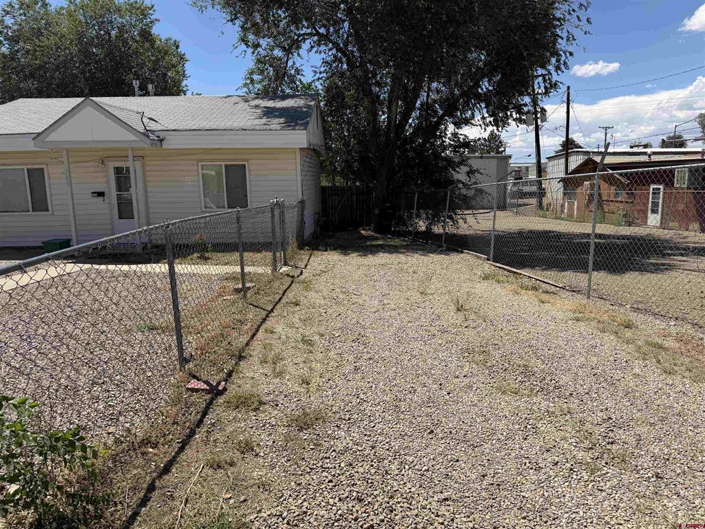 705 Jordan Place Property Photo 2