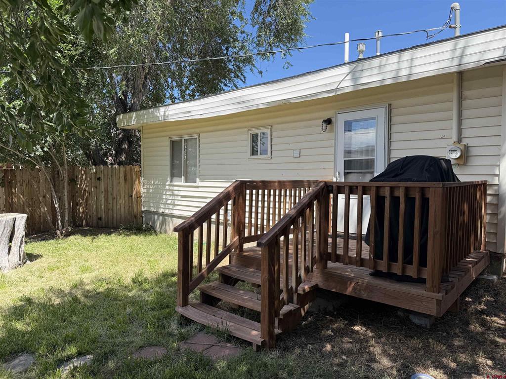 705 Jordan Place Property Photo 3