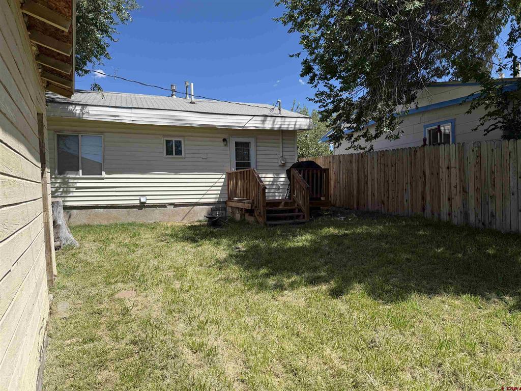 705 Jordan Place Property Photo 7