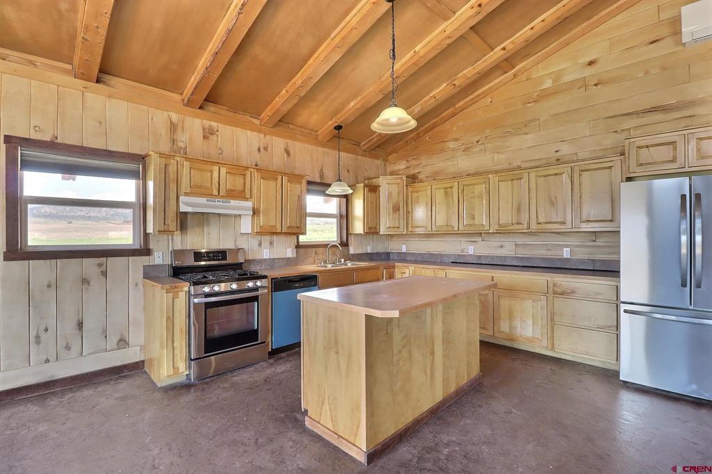 38722 Yeoman Road Property Photo 4