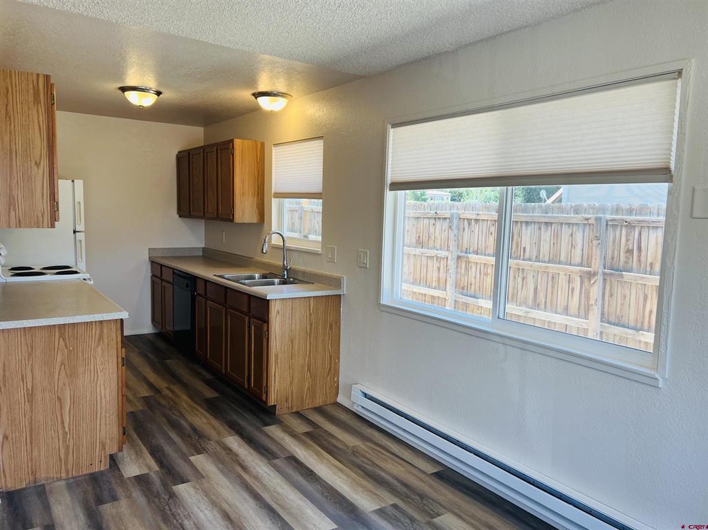 1098 Scott Circle Property Photo 7