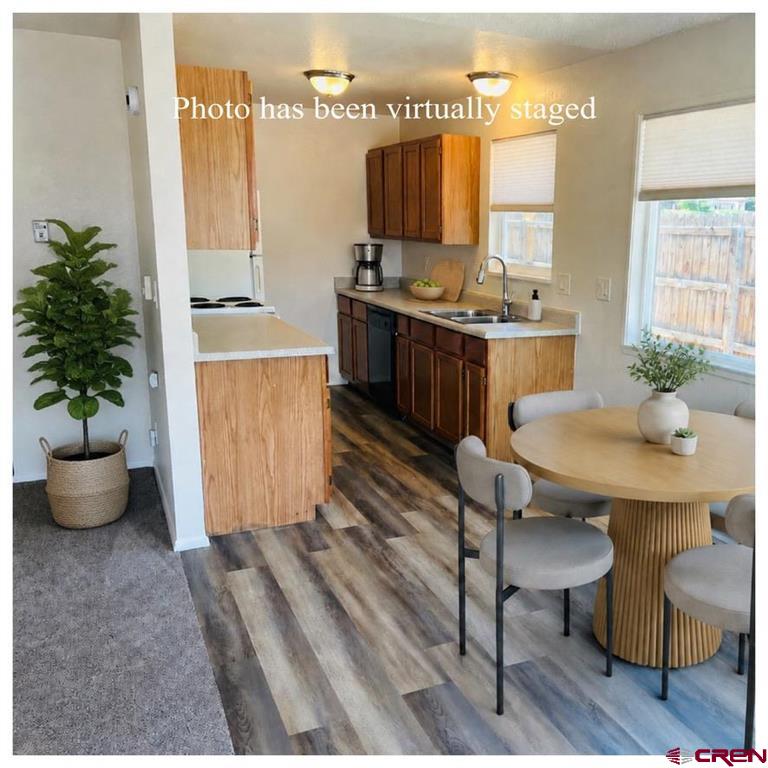 1098 Scott Circle Property Photo 10