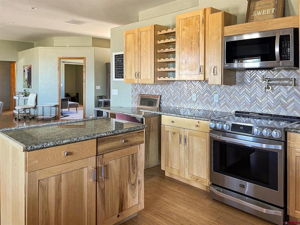 38156 Fruitland Mesa Road Property Photo 10