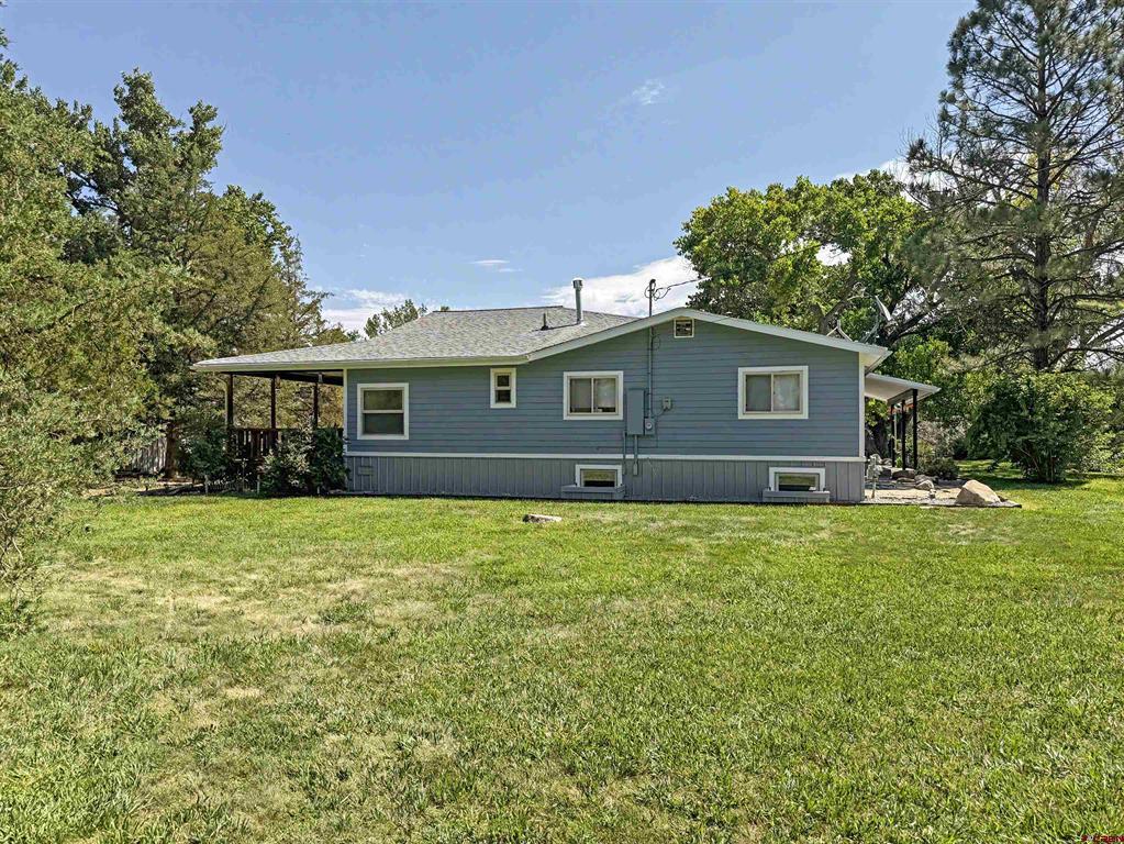 18569 B Road Property Photo 6