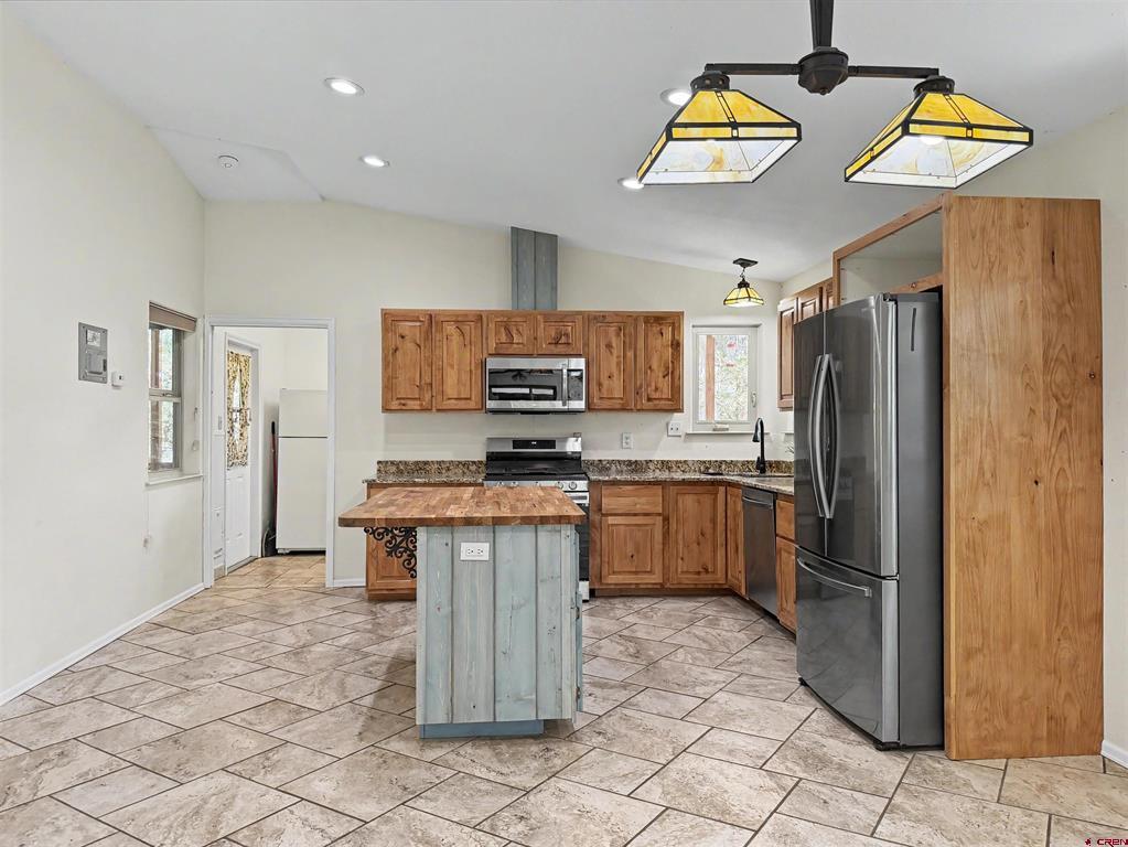 18569 B Road Property Photo 14