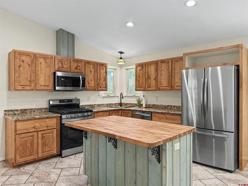 18569 B Road Property Photo 17