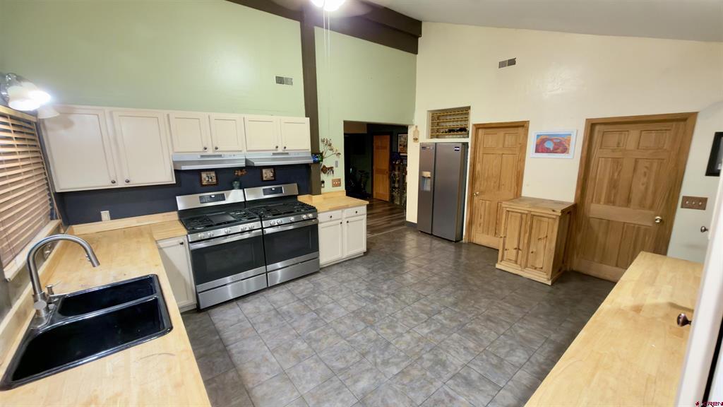 541 Deer Ridge Drive Property Photo 3