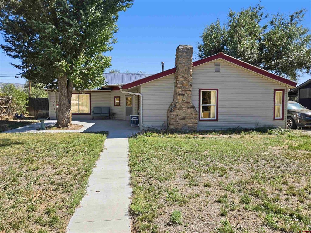 715 Canyon Drive Property Photo 1