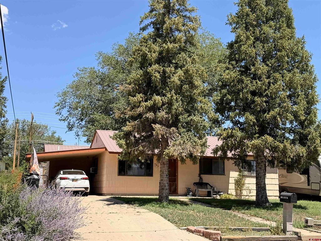602 E 3rd Street Property Photo 1