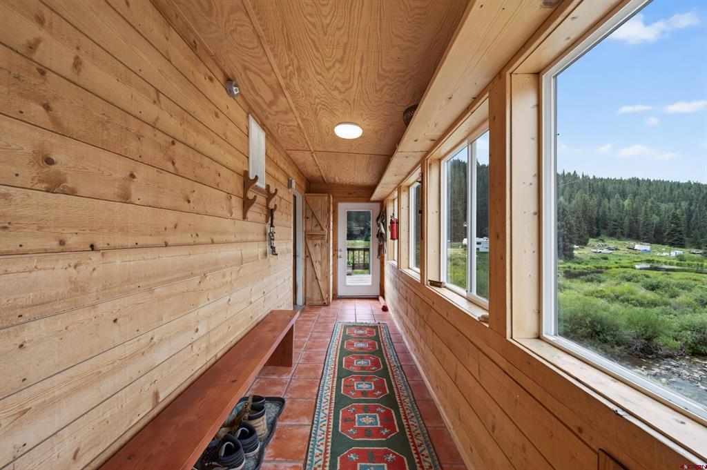 300 Quartz Lane Property Photo 2