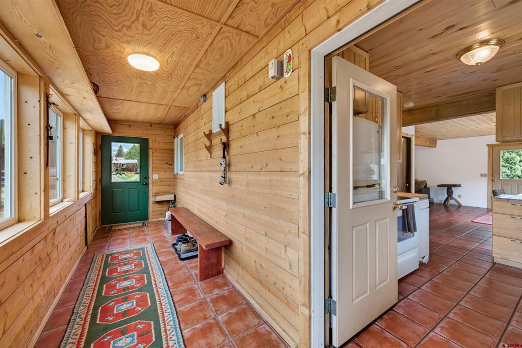 300 Quartz Lane Property Photo 3