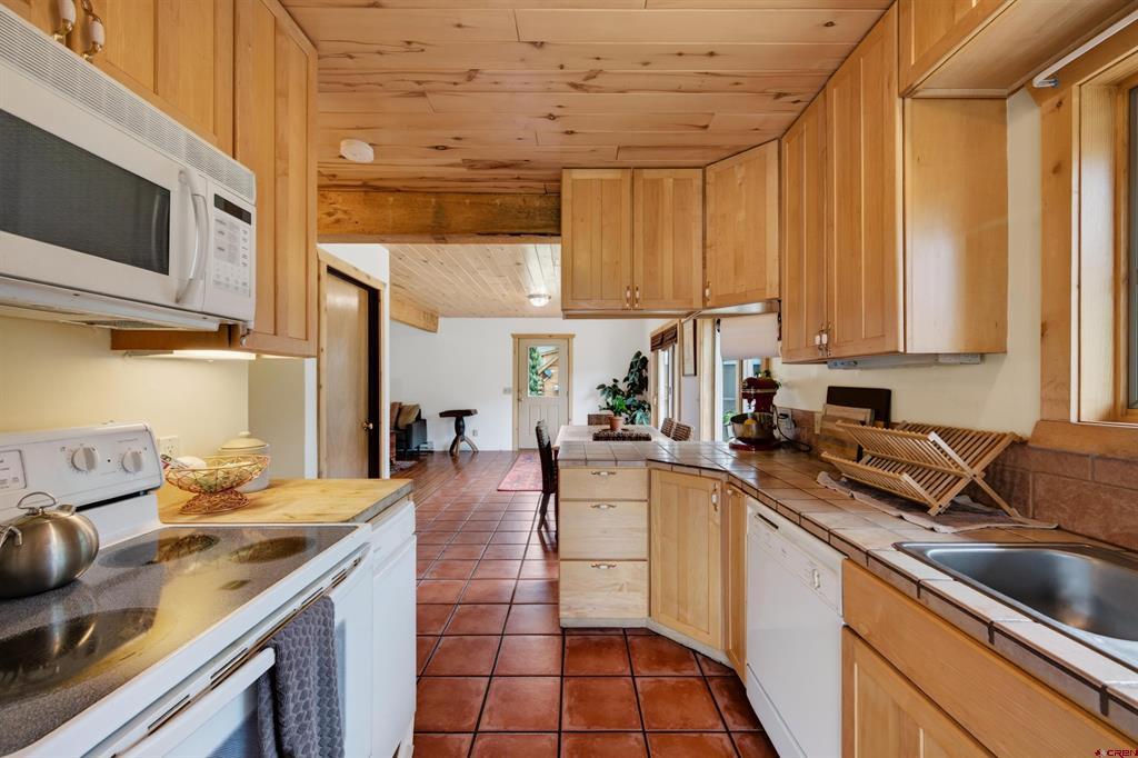 300 Quartz Lane Property Photo 4