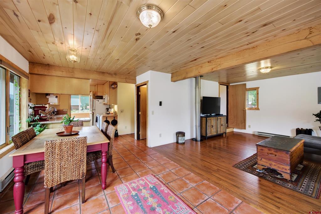 300 Quartz Lane Property Photo 8