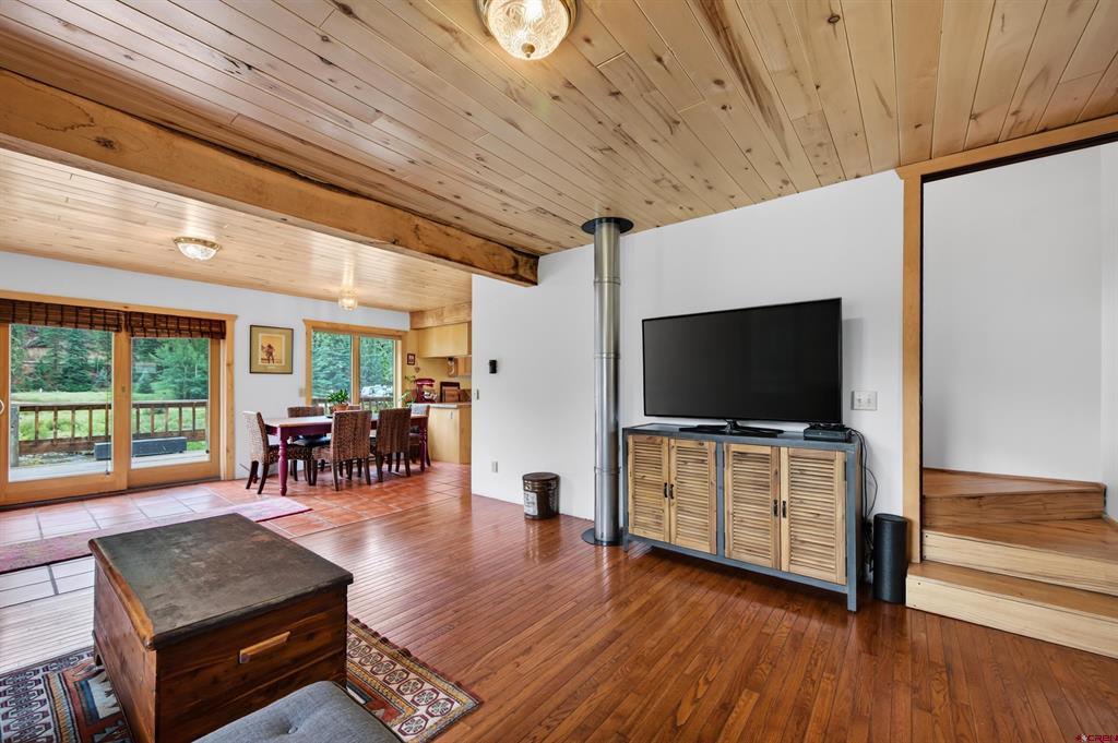 300 Quartz Lane Property Photo 10