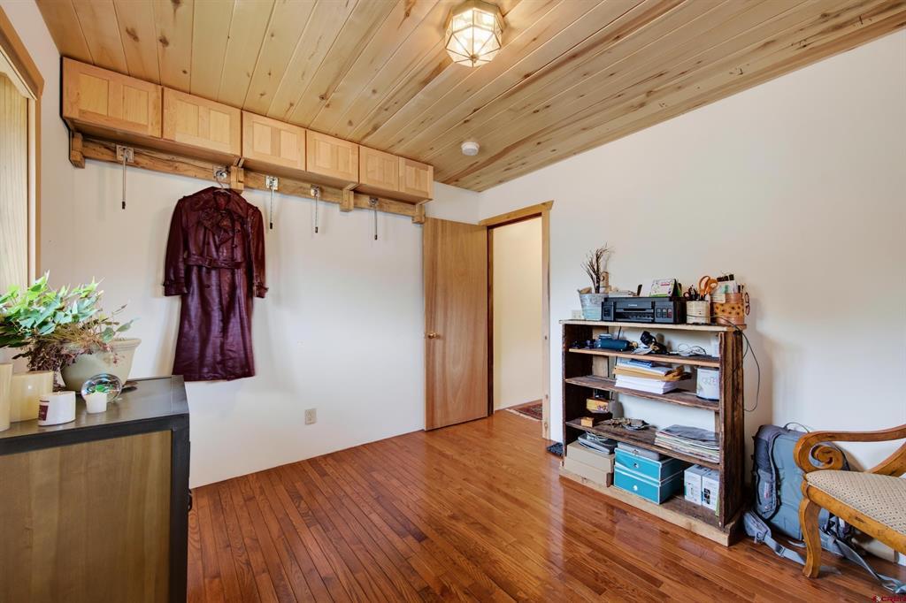 300 Quartz Lane Property Photo 16
