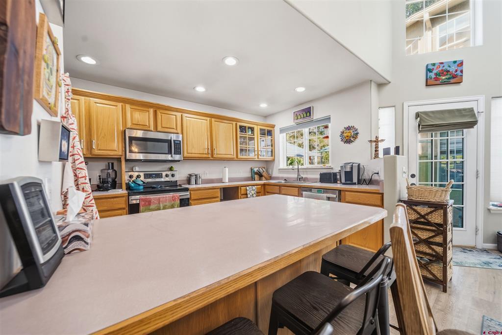 1533 Crest View Way Property Photo 7