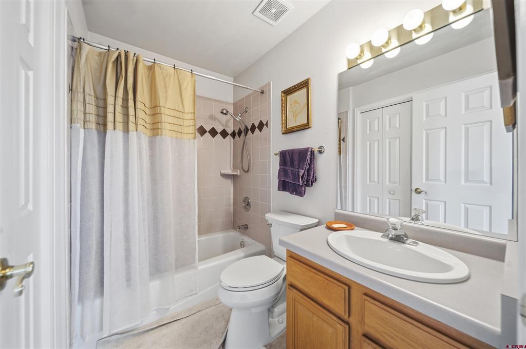 1533 Crest View Way Property Photo 17
