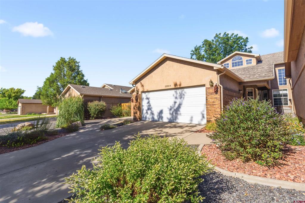 1533 Crest View Way Property Photo 27