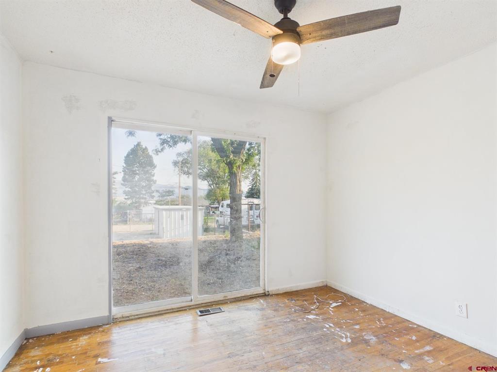625 E 3rd Street Property Photo 4