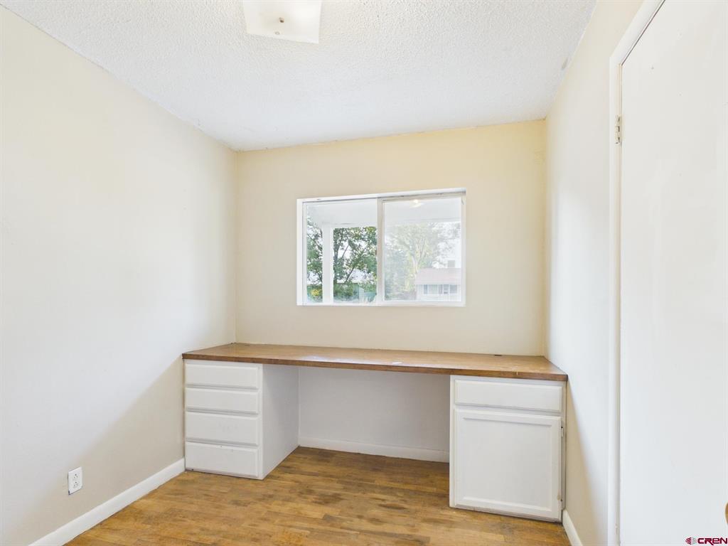 625 E 3rd Street Property Photo 8