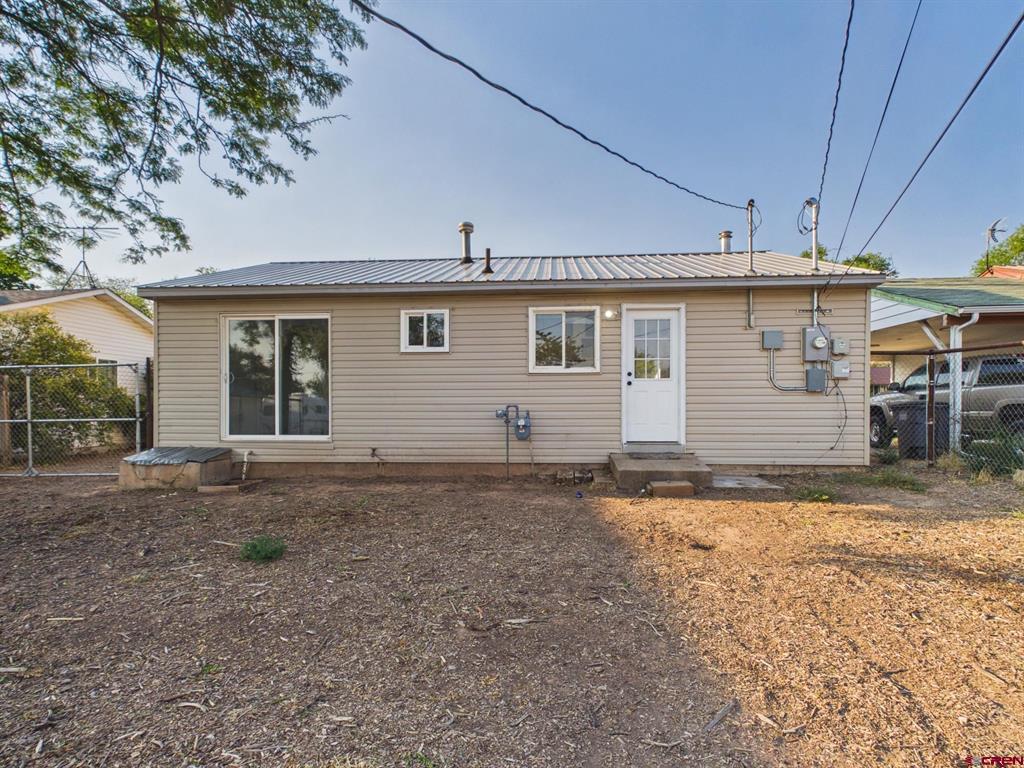 625 E 3rd Street Property Photo 13