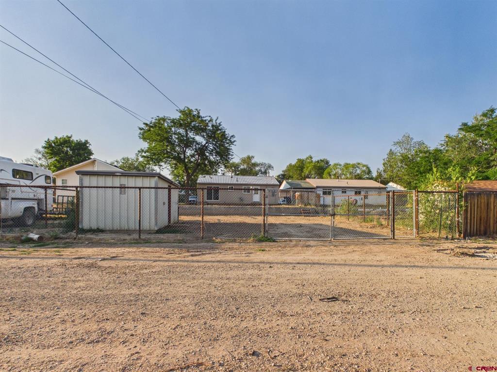 625 E 3rd Street Property Photo 17