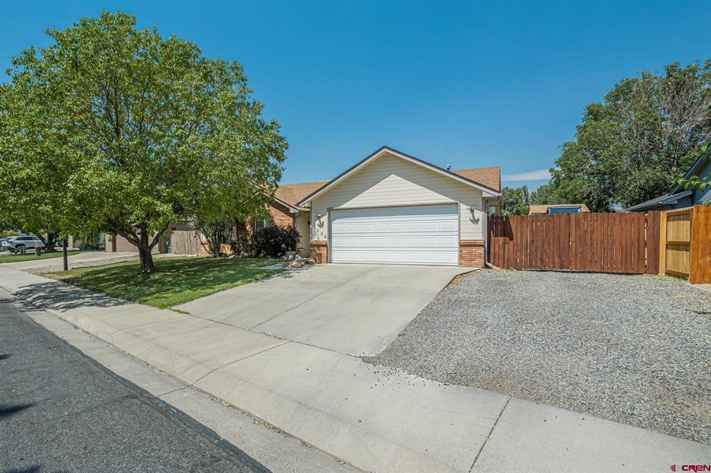 2556 Brenna Way Property Photo 2