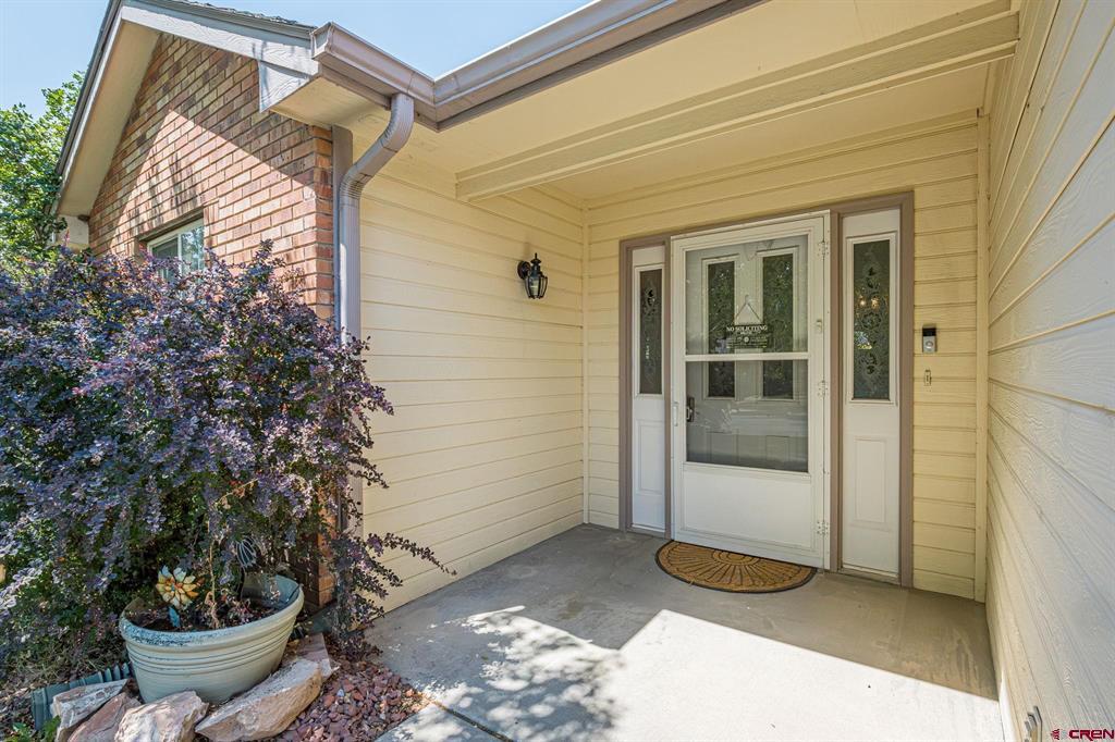 2556 Brenna Way Property Photo 4