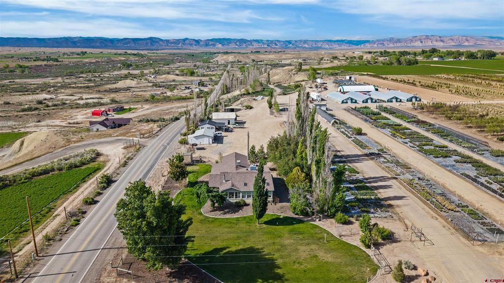 1702 10 Road Property Photo 18