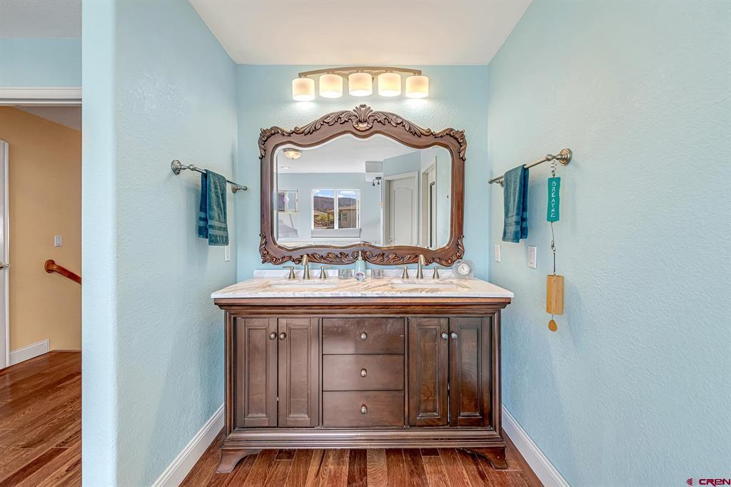 927 Crown Court Property Photo 40