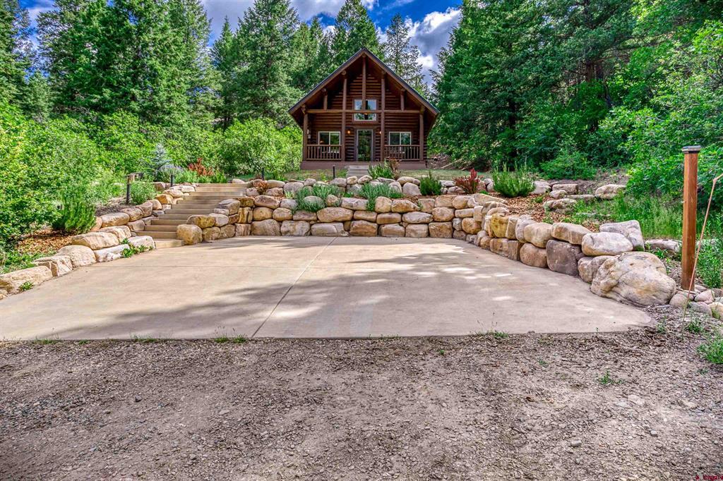 567 Lariat Pl Property Photo 3