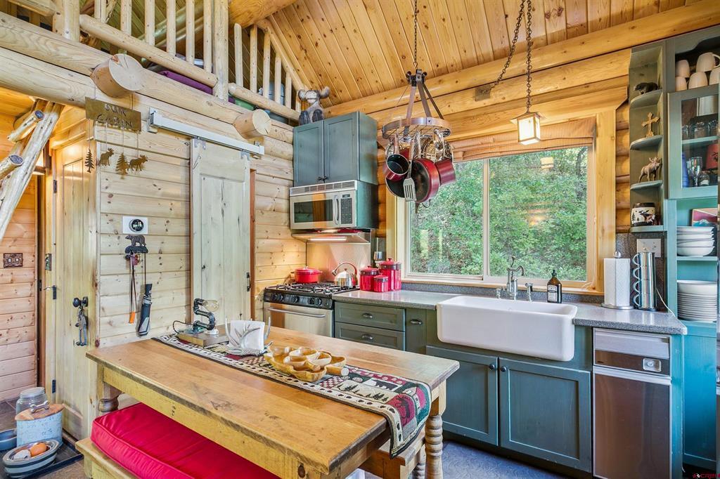 567 Lariat Pl Property Photo 8