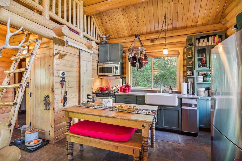 567 Lariat Pl Property Photo 22