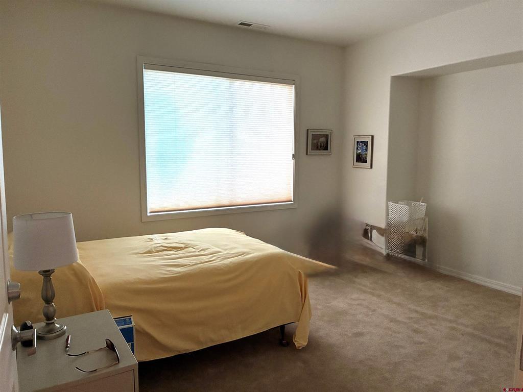 35 Sunshine Court Property Photo 12